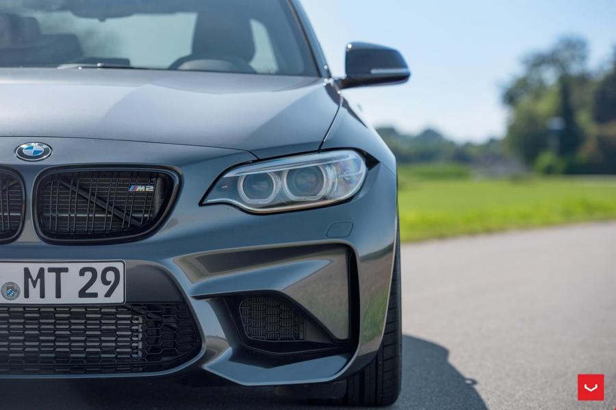 Детали экстерьера BMW M2 Coupe on Vossen Wheels (VFS1) 2016 года  (фото 28 из 28)